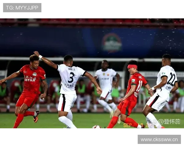 阿贾克斯关键比赛表现不佳,对争冠形势产生影响 阿贾克斯关键比赛表现不佳,对争冠形势产生影响