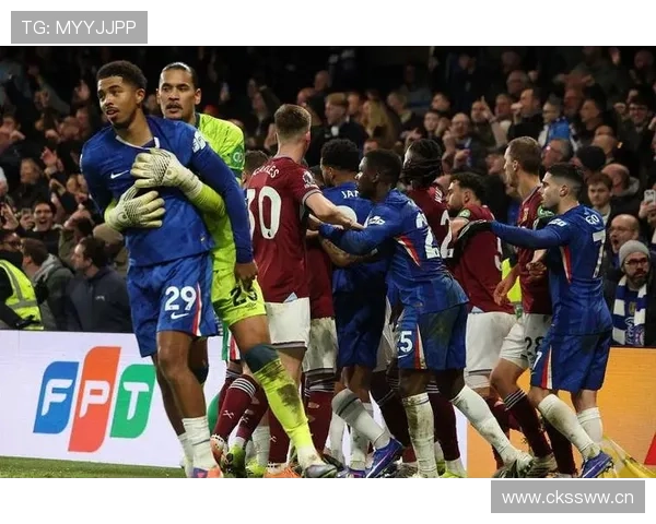 切尔西中场失控与后防危机现象持续,对赛季争冠形势带来阶段性挑战 切尔西中场失控与后防危机现象持续,对赛季争冠形势带来阶段性挑战