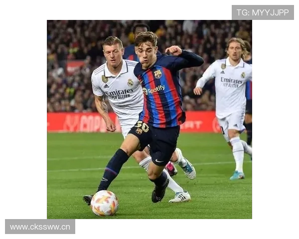 加维冲击顶级中场的关键阶段解析 加维冲击顶级中场的关键阶段解析