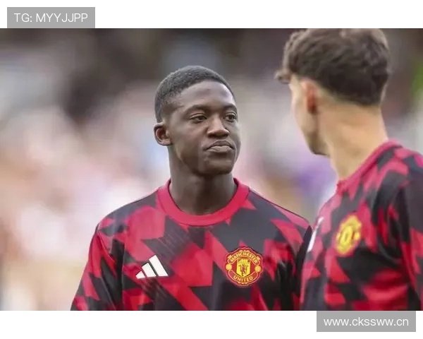 曼联进攻瘫痪，中场推进断链成关键制约