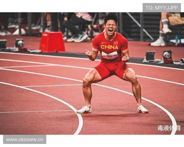 苏炳添比赛结束后直接抱娃，那反差感也太甜了吧！